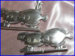 12 Porte couteaux animaliers poissons crustacés Art Déco métal argenté Orbrille