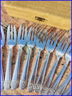 12 petites fourchettes à Dessert métal argenté art déco grand prix de Monaco