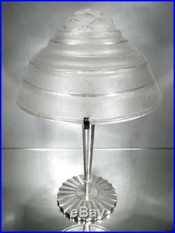1930 Vlieghe Grande Lampe En Bronze Nickelé Et Verre Soufflé-moulé Art Déco