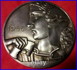 1944 1964 médaille argent art déco 68mm par Turin révolution le parisien Presse