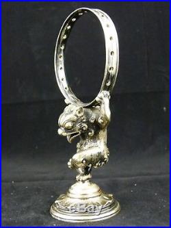 Animal diabolique au cerceau en bronze argenté signé christofle gothique