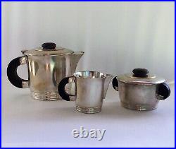 Art Déco Service à thé, théière, sucrier et pot à lait en métal argenté XXème