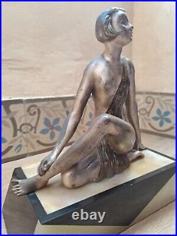 Belle statue Art Deco femme nue, régule 1930