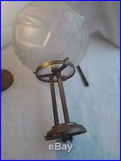 Boule lustre suspension pâte de verre Muller et bronze argenté signée Art déco