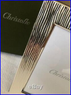 CHRISTOFLE Cadre à photo en métal argenté NEUF /Boite d'origine strié
