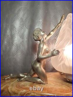 Grande lampe art deco 1930 sculptures femmes nues en bronze argenté 57cm