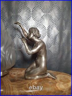 Grande lampe art deco 1930 sculptures femmes nues en bronze argenté 57cm