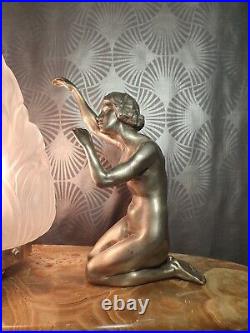 Grande lampe art deco 1930 sculptures femmes nues en bronze argenté 57cm