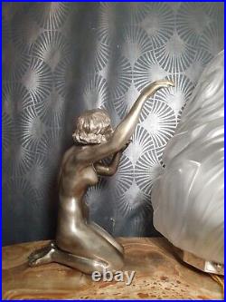 Grande lampe art deco 1930 sculptures femmes nues en bronze argenté 57cm