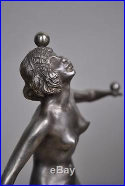 Jongleuse en bronze argenté art déco