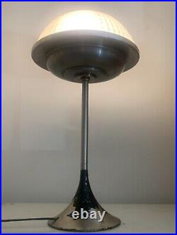 Lampe Art Deco Moderniste style Bauhaus forme champignon