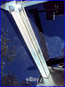 Lampe de bureau pirouette art-déco en métal chromé et verres bleus début 20 ème