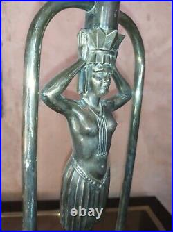 Lampe figurative art deco en métal argenté Femme egyptienne lady egyptian