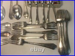 Ménagère en métal argenté Orbrille 84 jb, cuillères, fourchettes. Art-déco
