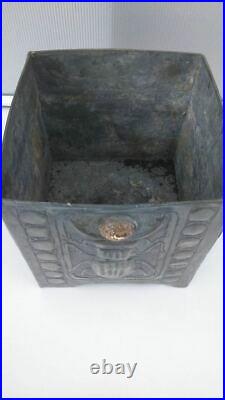 Old box. Ancienne boite art deco art nouveau