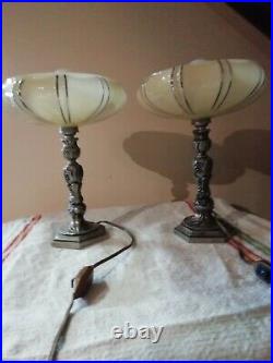 Paire LAMPE de CHEVET, TABLE ART DECO opaline creme pieds bronze argente