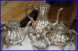 Service à café et à thé en métal argenté de style Louis XV (4 pièces)