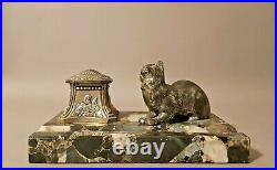 Superbe encrier en métal avec un chat. Base en marbre. 10 x 16 cm. Début XX ème
